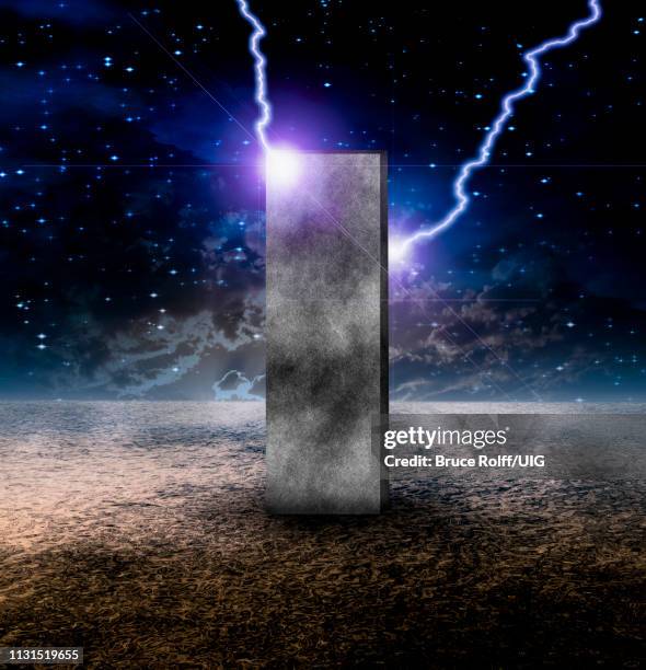 sci-fi composition, strange monolith on lifeless planet - 2001 a space odyssey stock-grafiken, -clipart, -cartoons und -symbole