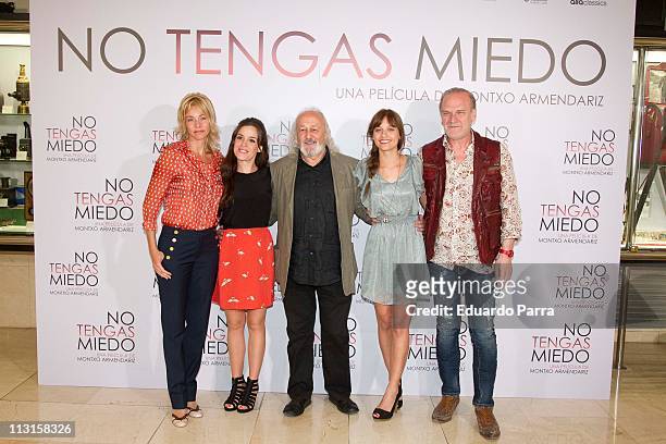 Belen Rueda, Nuria Gago, Montxo Armendariz, Michelle Jenner and Lluis Homar attend No tengas Miedo photocall at Princesa cinema on April 25, 2011 in...