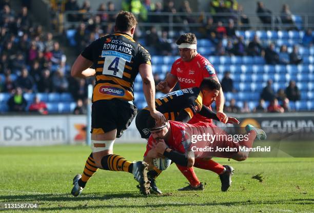 Rob Webber of Sale Sharks touches down his sides first try during the Gallagher Premiership Rugby match between Wasps and Sale Sharks at Ricoh Arena...