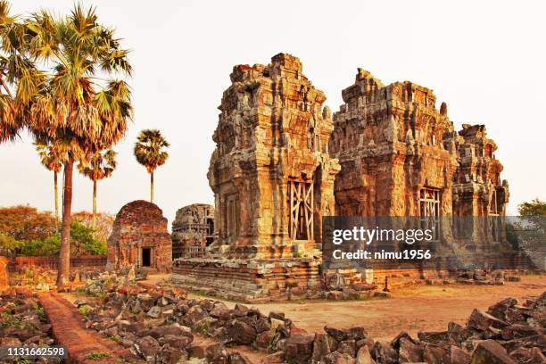 phnom krom temple. angkor archeological area. cambodia - 1956 2018 stock pictures, royalty-free photos & images