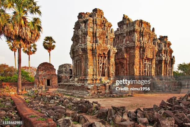 phnom krom temple. angkor archeological area. cambodia - 1956 2018 stock pictures, royalty-free photos & images