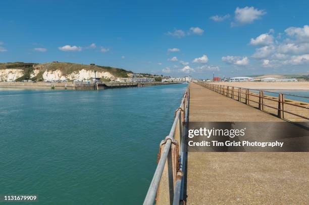 entrance to newhaven harbour, east sussex, uk - ニューへブン ストックフォトと画像