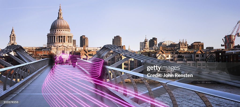 Connection with dynamic  fibre optic light trail