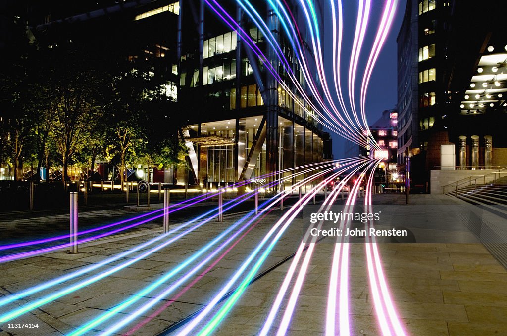 Connection with dynamic  fibre optic light trail