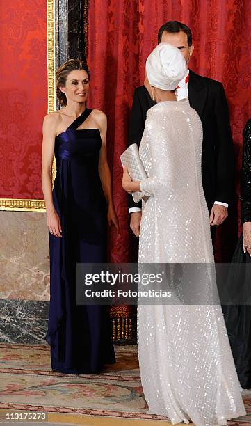 Princess Letizia of Spain and Prince Felipe of Spain receive Sheikha Mozah Bint Nasser at the Gala Dinner in honour of the Emir of the State of Qatar...
