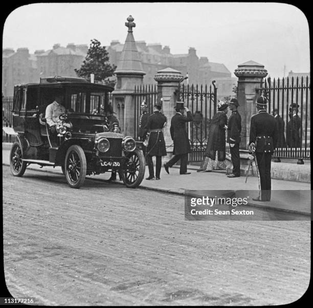 Lord and Lady Aberdeen arrive at St Patrick's Cathedral in Dublin, during a visit to Ireland by King George V and Queen Mary, July 1911.