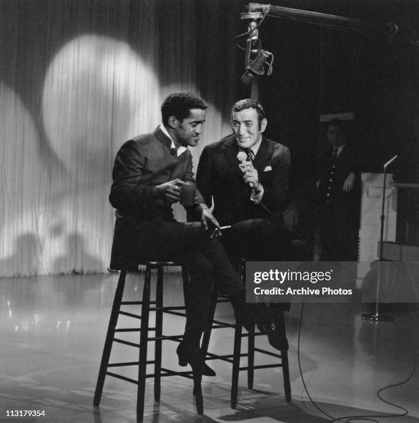 American singers Sammy Davis Junior and Tony Bennett performing on a television show circa 1960.