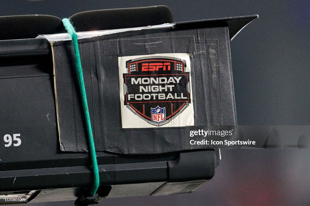 NFL: NOV 12 Giants at 49ers