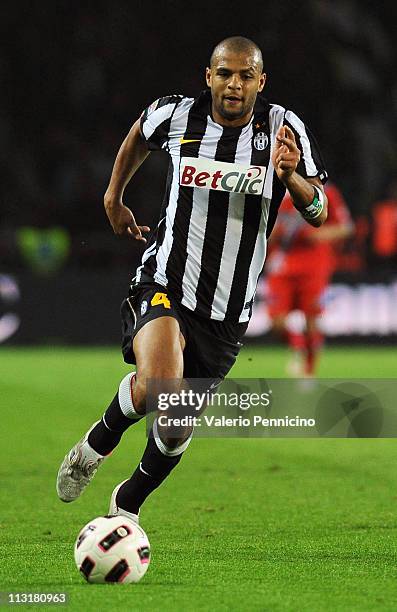 Felipe Melo of Juventus FC in action during the Serie A match between Juventus FC and Catania Calcio at Olimpico Stadium on April 23, 2011 in Turin,...