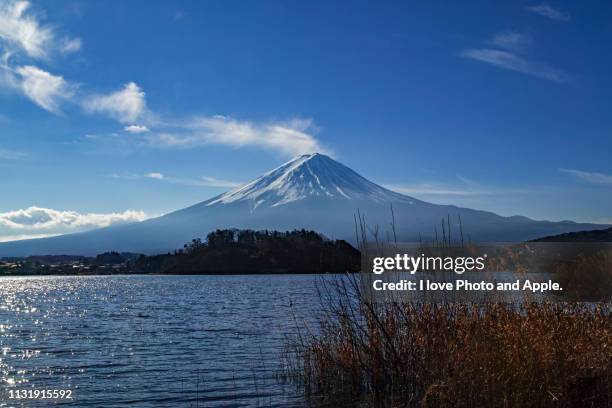 winter fuji scenery - 里山 fotografías e imágenes de stock