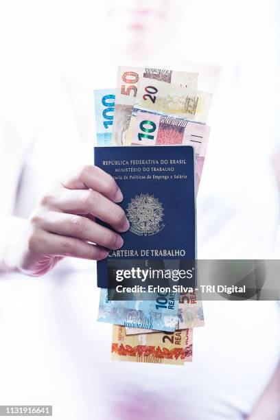 brazilian social security and work permit - trabalho e emprego stock-fotos und bilder