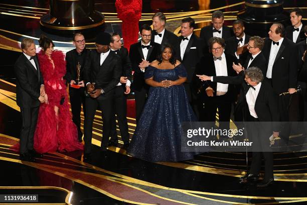 Cast and crew of 'Green Book,' including Linda Cardellini Mahershala Ali, Octavia Spencer, Brian Currie, Charles B. Wessler, Jim Burke, Peter...