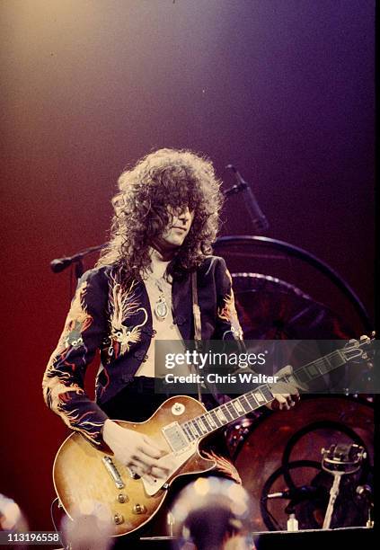 Led Zeppelin 1975 Jimmy Page