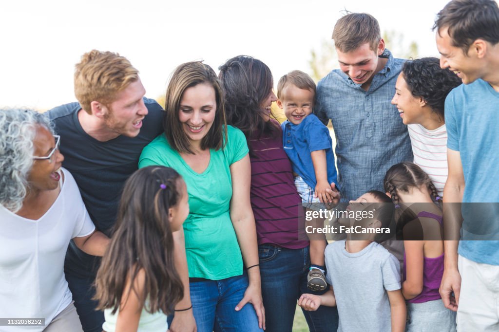 Multigenerationele outdoor familie foto