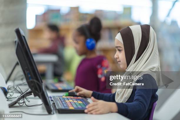 Arab Kids Coding Photos and Premium High Res Pictures - Getty Images