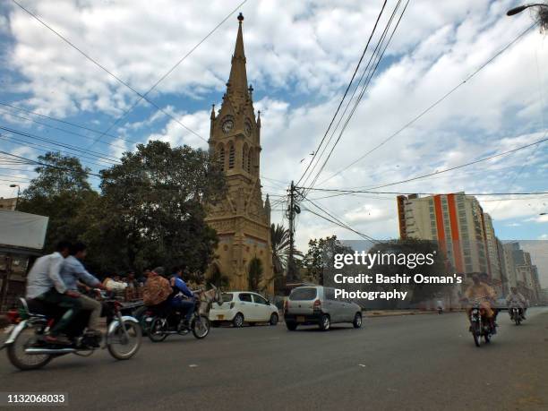 traffic on the m. a. jinnah road, karachi - biker lifestyle magazine fotografías e imágenes de stock