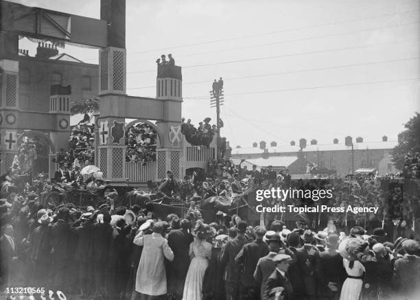 King George V and Queen Mary pass through Leeson Bridge on their way into Dublin from Kingstown Harbour, during a visit to Ireland, July 1911. They...