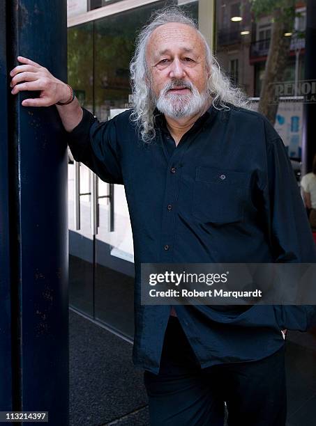 Director Montxo Armendariz attends a photocall for his latest film 'No Tengas Miedo' at the Renoir Floridablanca on April 27, 2011 in Barcelona,...