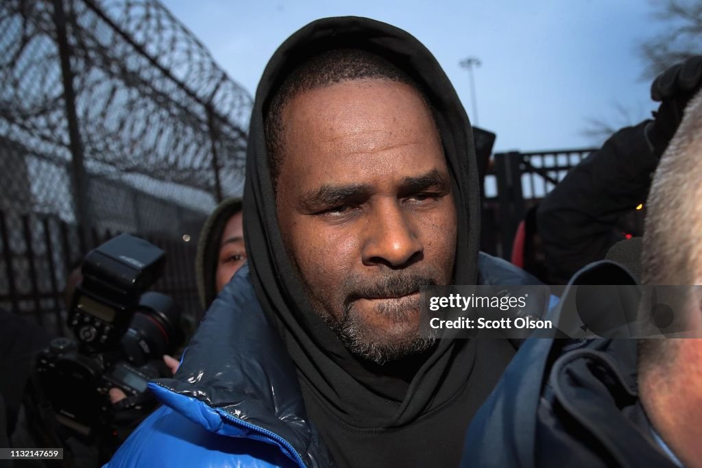 R. Kelly Appears In Court For Aggravated Sexual Abuse Charges