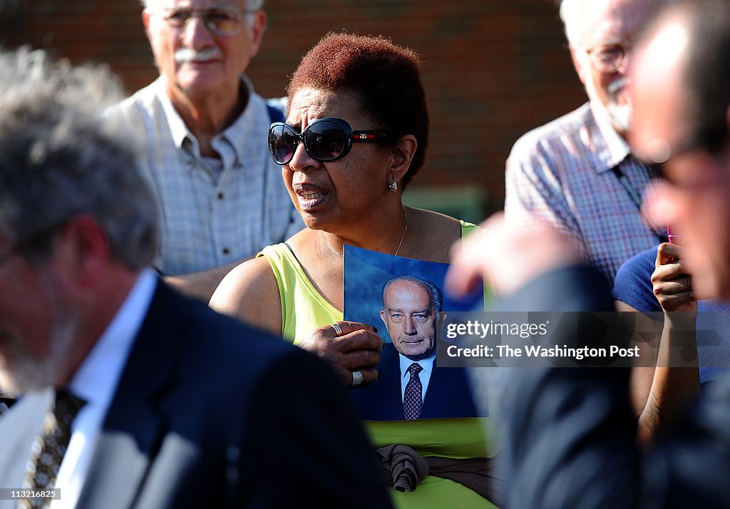 Donald Schaefer Well wishers hold pictures of the former governor as he funeral... News ...