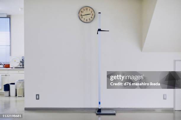 Table Hospital Clock Clock Hospital Photos and Premium High Res Pictures - Getty Images