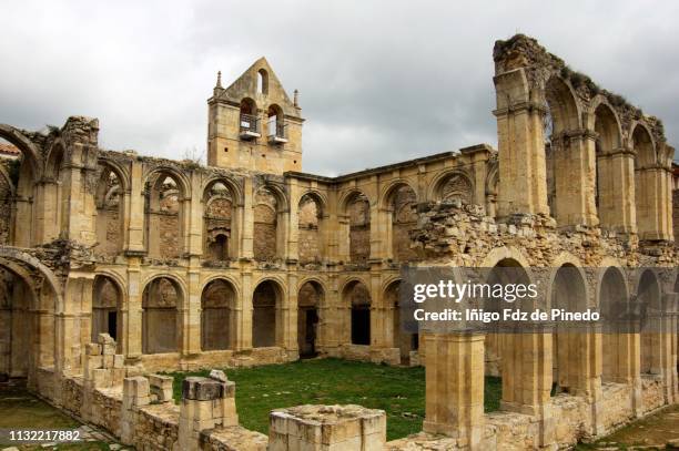 monastery of santa maría de rioseco, autonomous community of castile and león, burgos province, spain. - abtei stock-fotos und bilder