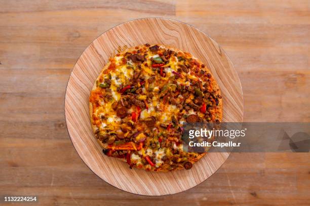 cuisine - pizza - aliments et boissons ストックフォトと画像