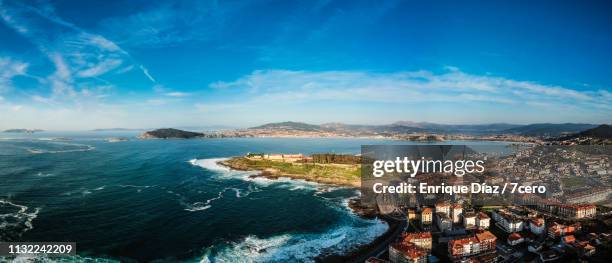 baiona parador and catle of monterreal from the air - vigo fotografías e imágenes de stock