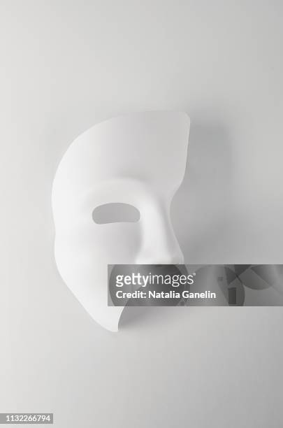 white mask - theatermaske stock-fotos und bilder