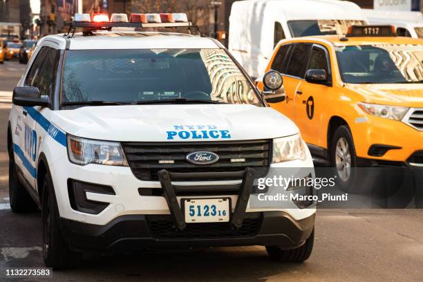 new york city police car - new york city police department stock pictures, royalty-free photos & images