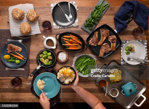 food for the family - gravy stock pictures, royalty-free photos & images