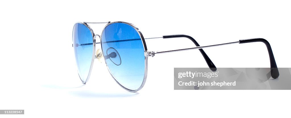 Isolierte Blaue Sonnenbrille