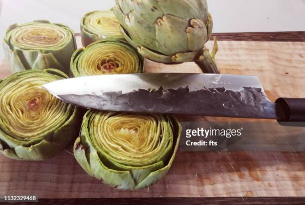 alcachofas - comida vegetariana stockfoto's en -beelden