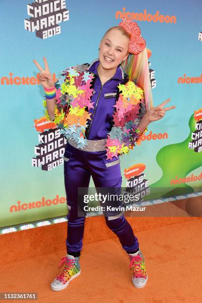 JoJo Siwa attends Nickelodeon's 2019 Kids' Choice Awards at Galen Center on March 23, 2019 in Los Angeles, California.