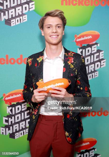 Jace Norman poses with award at Nickelodeon's 2019 Kids' Choice Awards at Galen Center on March 23, 2019 in Los Angeles, California.