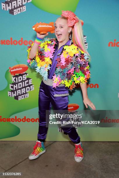 JoJo Siwa attends Nickelodeon's 2019 Kids' Choice Awards at Galen Center on March 23, 2019 in Los Angeles, California.