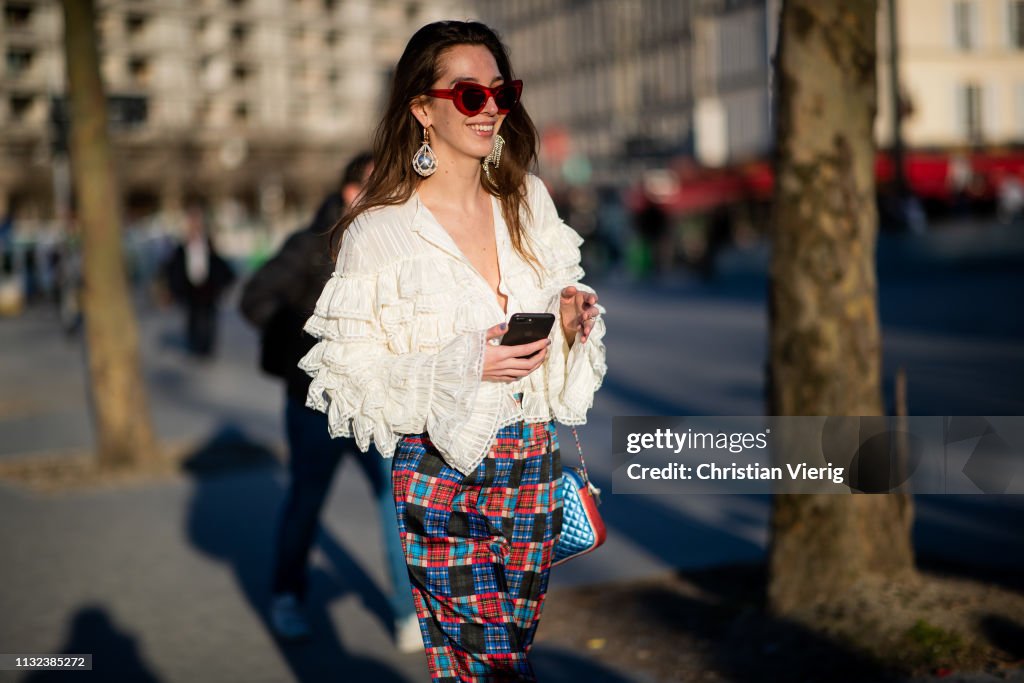 Street Style - Paris Fashion Week Womenswear Fall/Winter 2019/2020 : Day Two