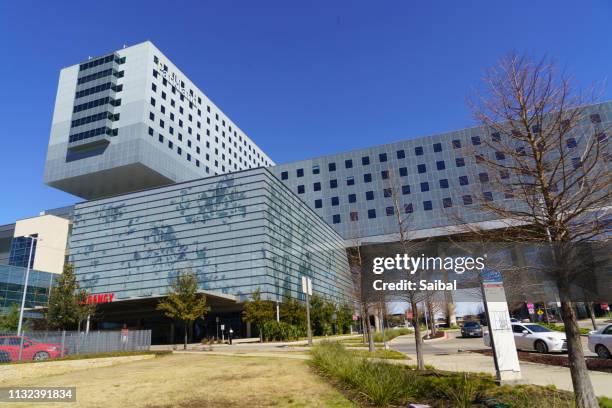 ut southwestern parkland health hospital area - dallas texas hospital stock-fotos und bilder