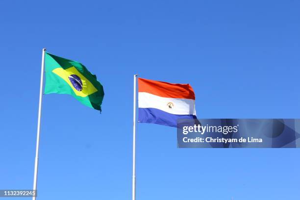 flags of brazil and paraguay - paraguay - fotografias e filmes do acervo