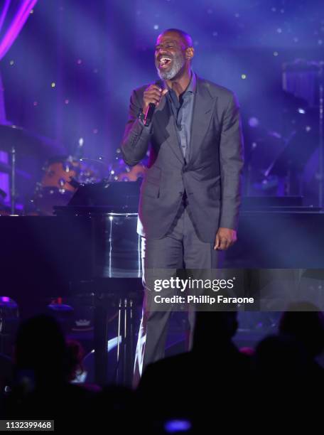 Brian McKnight performs onstage during Celebrity Fight Night XXV on March 23, 2019 in Phoenix, Arizona.