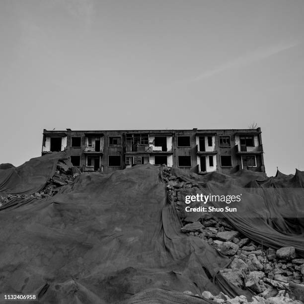 ruins - 城市 stock pictures, royalty-free photos & images