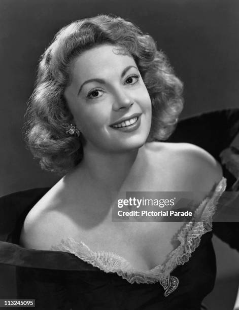 962 Jayne Meadows Photos & High Res Pictures - Getty Images