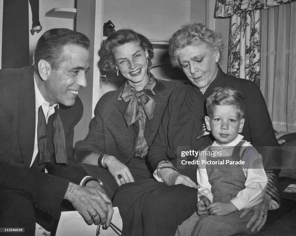 Humphrey Bogart With Ethel Barrymore And Fmily