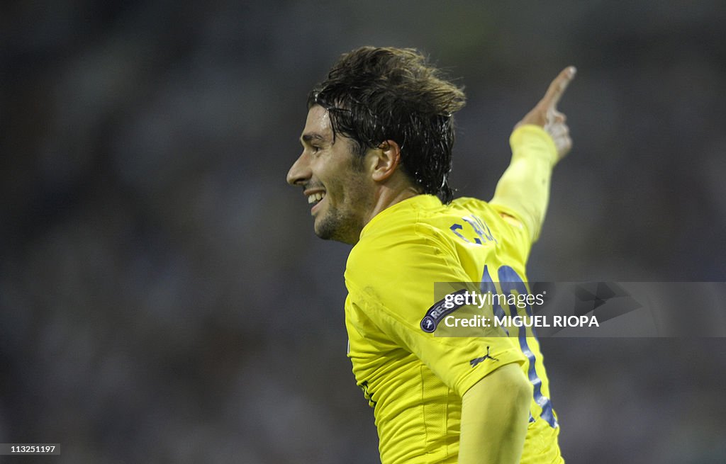 Villarreal's midfielder Cani celebrates