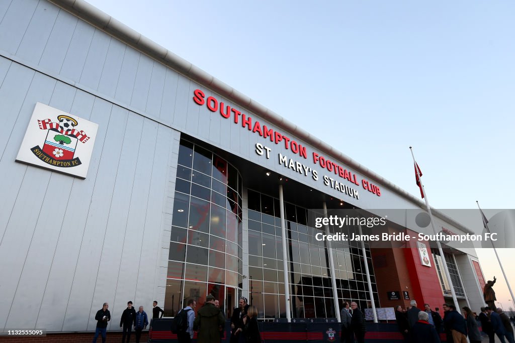 Southampton FC v Fulham FC - Premier League