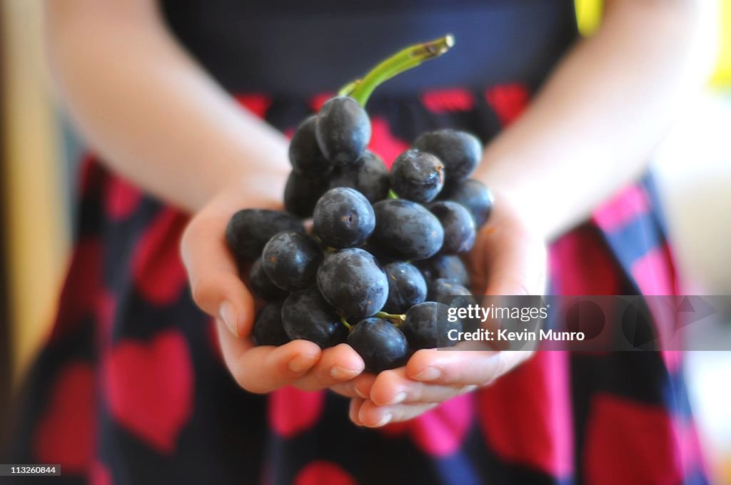 Showing grapes