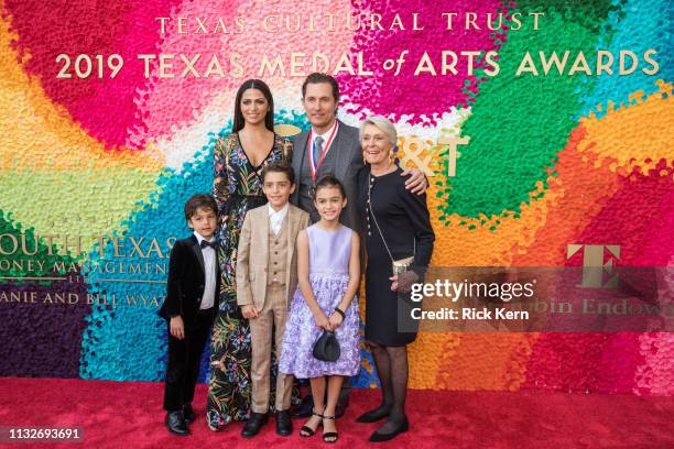 Livingston Alves McConaughey, Camila Alves, Levi Alves McConaughey, honoree Matthew McConaughey, Vida Alves McConaughey, and Kay McConaughey attend...