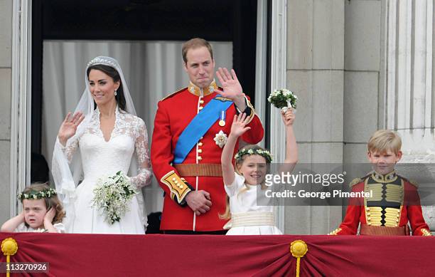 Prince William, Duke of Cambridge and Catherine, Duchess of Cambridge greet well-wishers from the balcony next to Grace Van Cutsem, Margarita...
