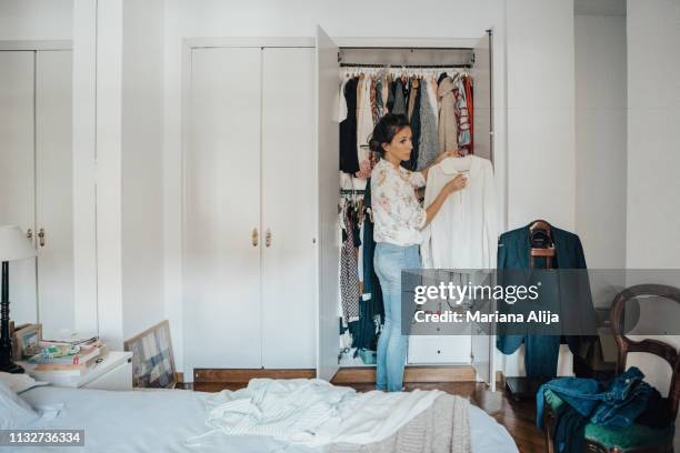 Getting Changed Backstage Woman Getting Changed Photos and Premium High Res Pictures - Getty Images