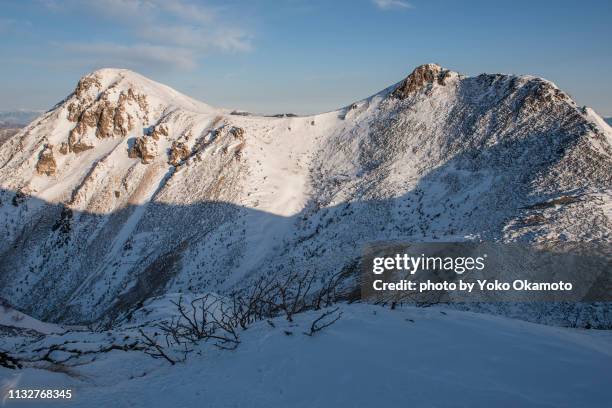 mt.tengudake seen from the mt.neishidake of yatsugatake - 雄大 stock pictures, royalty-free photos & images